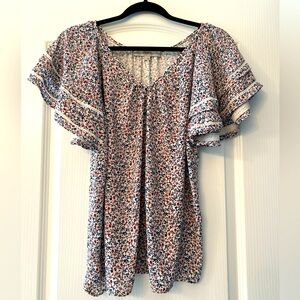 Vneck top with flowy sleeves